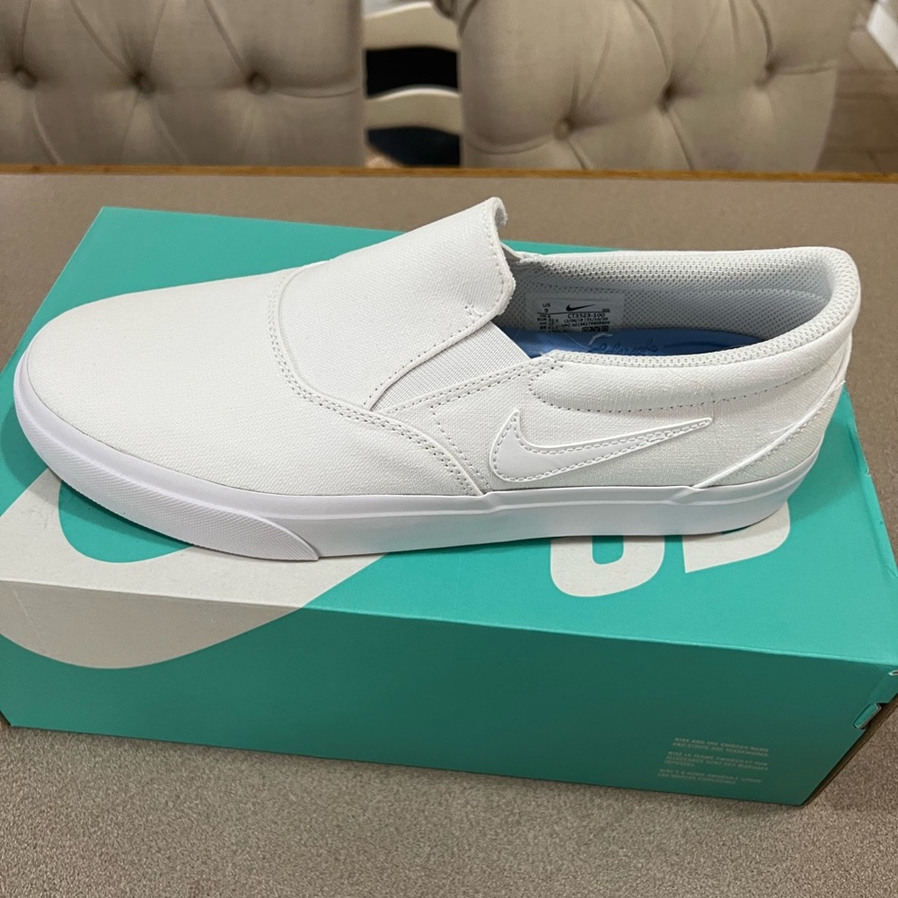 New Nike SB Slip ons with cushion comfort size 9